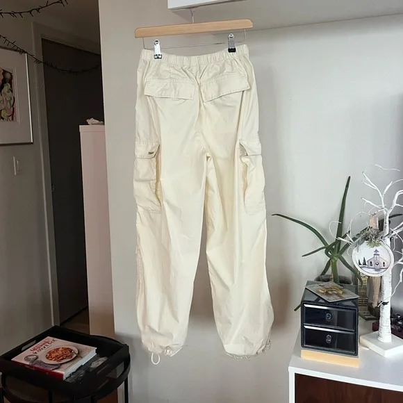 Aritzia Tna Squad Pocket Parachute Cream Elastic Waist Pants Size S - Picture 9 of 16